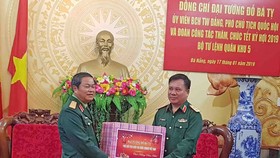 Đại tướng Đỗ Bá Tỵ, Phó Chủ tịch Quốc hội thăm Bộ Tư lệnh Quân Khu 5