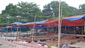 Sẽ tháo dỡ các lều quán dựng trái phép tại ghềnh đá Nam Ô