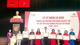 Gần 138 tỷ đồng hỗ trợ cho 262.120 người khuyết tật và trẻ mồ côi