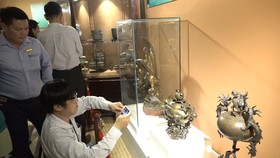 Tìm hiểu cổ vật Việt qua "Nét cũ dấu xưa”