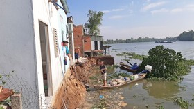 4 căn nhà ở Long An bị “bà thủy” nuốt chửng