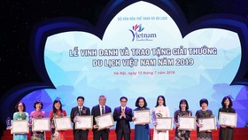 Trao tặng 100 Giải thưởng Du lịch Việt Nam 2019