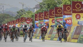 Pha ép xe của tay đua Hàn Quốc.