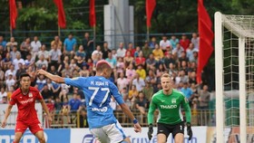 HA.GL trong trận thua 0-3 trên sân Cửa Ông. Ảnh: MINH HOÀNG
