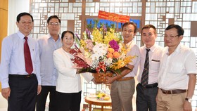Phó Bí thư Thành ủy Võ Thị Dung thăm và chúc mừng các cơ quan báo chí