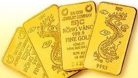 Gold soars by nearly VND900,00 per tael