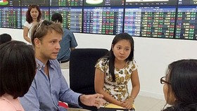 Foreign investors net buy VND560 billion in first half of June