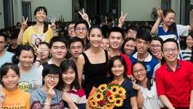 Hoàng Thùy làm diễn giả tại Hội nghị Liên kết Thanh niên Đông Nam Á 2019
