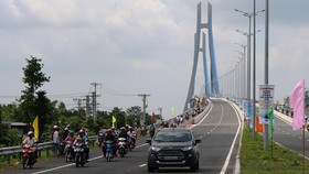 Cầu Vàm Cống thông xe, tạo động lực quan trọng cho Đồng Tháp bứt phá