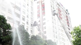 Diễn tập chữa cháy, cứu hộ bằng xe thang tại chung cư Thái An 3 và 4 (quận 12, TPHCM)