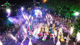 Carival đường phố DIFF 2019: Đà Nẵng “vui không khoảng cách” tối 16-6