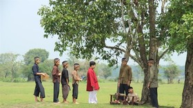 A scene in the 50-part TV series Cau Be Nuoc Nam (Vietnamese Geniuses), a production featuring Vietnamese fairy tales by Vinh Long Radio and Television. (Photo courtesy of the producer)