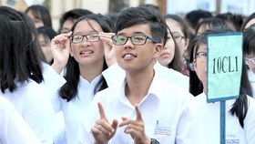 Students face difficulty in entering State-owned high schools in HCMC