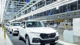 VinFast has shipped batches of cars to 14 countries across Asia, Europe, Africa and Australia to test them for safety and endurance. (Source: VNA)