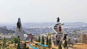 Two “Stairway to heaven” illegal works without permit in Da Lat city