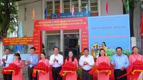 At the ribbon-cutting ceremony of book exhibition