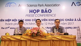 Ông Lê Hoài Quốc chủ trì cuộc họp báo