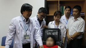 Các bác sĩ đang tư vấn về hội chứng Cushing