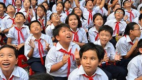 Đầu năm học mới- một số trường lại xảy ra tình trạng "lạm thu"