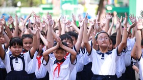 Chính phủ yêu cầu xử lý nghiêm nếu để xảy ra lạm thu trong trường học