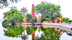 Vườn tháp bên Hồ Tây