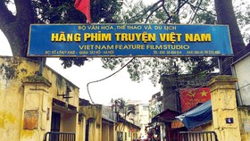 Nhọc nhằn hãng phim nhà nước