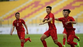 Chuyện 2 chiếc thẻ vàng