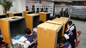 Buồng điện thoại cách âm tự chế của nhóm tội phạm lừa đảo