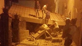 Một ngôi nhà bị sập trong trận động đất tại đảo Ischia, Italia, thứ hai, ngày 21-8-2017. Ảnh: ANSA