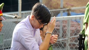 Defendant Nguyen Wiliam Anh escorted to the court