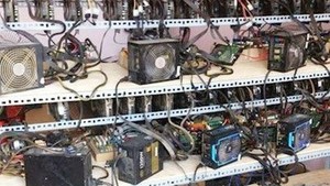 Vietnam imported more than 3,664 cryptocurrency mining rigs in the first six months of the year. (Photo: cafef.vn)