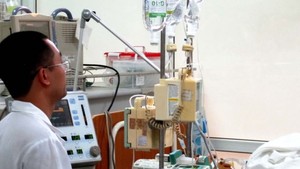 Injection of fluids must be under doctor's observation (Photo: SGGP)
