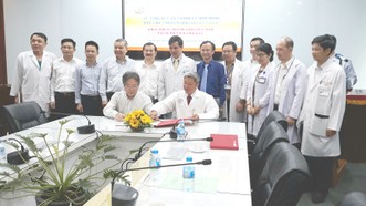 Toàn cảnh ký kết thanh lý thanh lý hợp đồng đào tạo và chuyển giao gói kỹ thuật ghép tim từ người cho chết não giữa BV Chợ Rẫy và BV Việt Đức