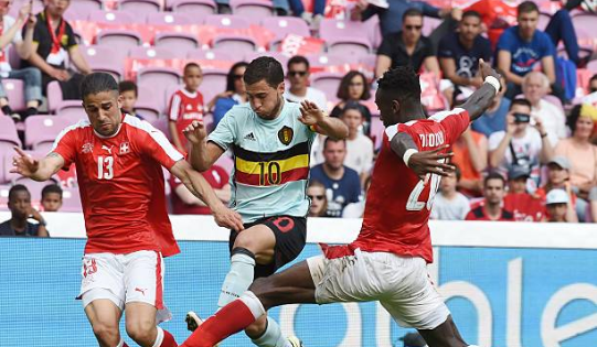 Eden Hazard đột phá qua phòng tuyến Thụy Sĩ