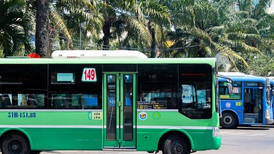 Xe buýt đối phó xe ôm công nghệ