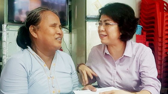 Đoàn lãnh đạo TPHCM thăm các gia đình chính sách tiêu biểu