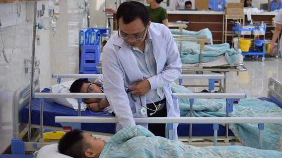 21 học sinh nhập viện cấp cứu sau bữa trưa tại nhà cô giáo