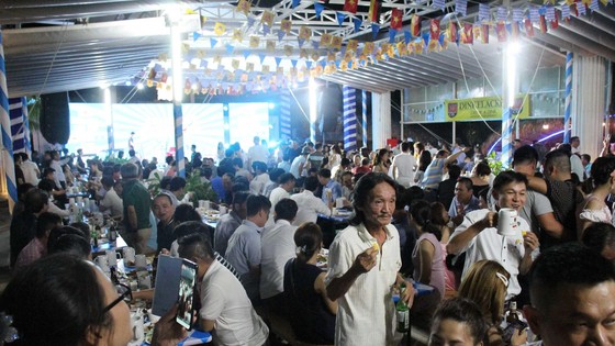 2.000 người tham gia lễ hội bia Đức tại Đà Nẵng