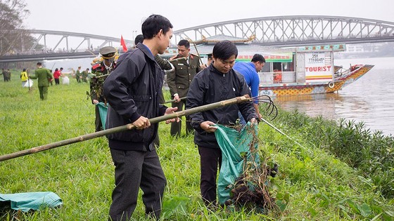 Cùng hành động để Huế thêm xanh - sạch - sáng