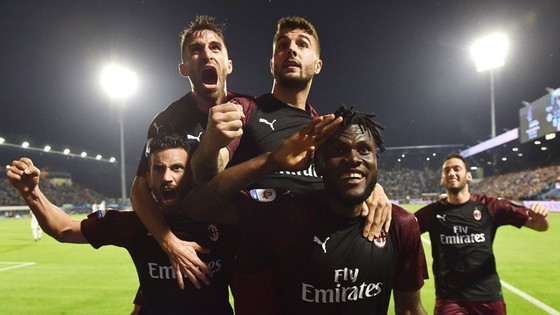 Niềm vui chiến thắng của AC Milan đã không trọn vẹn. Ảnh: Getty Images