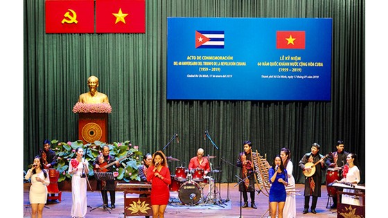 Kỷ niệm 60 năm Quốc khánh Cộng hòa Cuba
