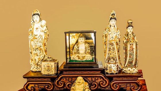 Ánh Đạo Vàng trên gốm cổ Nhật Bản