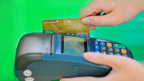 Yêu cầu tăng cường giám sát phát hành và sử dụng thẻ tín dụng