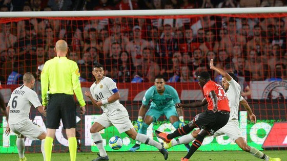 PSG thua, Thomas Tuchel có cớ giữ Neymar