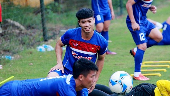 Cầu thủ như Công Phượng cũng phải nỗ lực nếu muốn suất chính thức. Ảnh: NGỌC HẢI