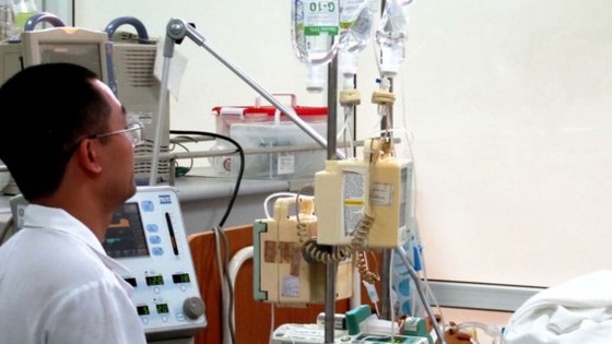 Injection of fluids must be under doctor's observation (Photo: SGGP)