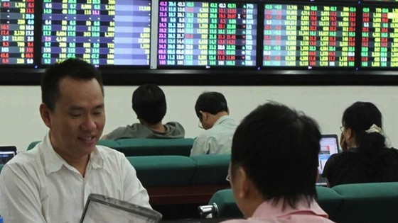 VN Index down on the back of blue chips