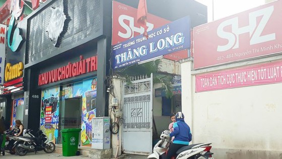 Tiệm game V2 nằm sát vách Trường THCS Thăng Long