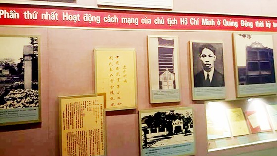 Phong cách đặc biệt của Chủ tịch Hồ Chí Minh