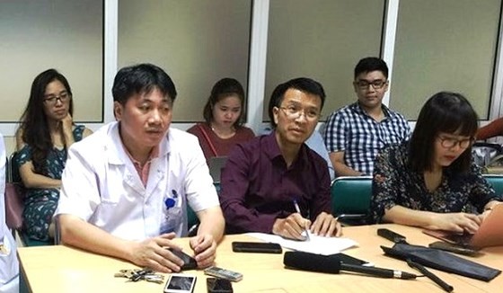 deputy head of the Vietnam-German Hospital’s Emergency ward Dr. Le Viet Khanh at July 19 press brief (Photo: SGGP)